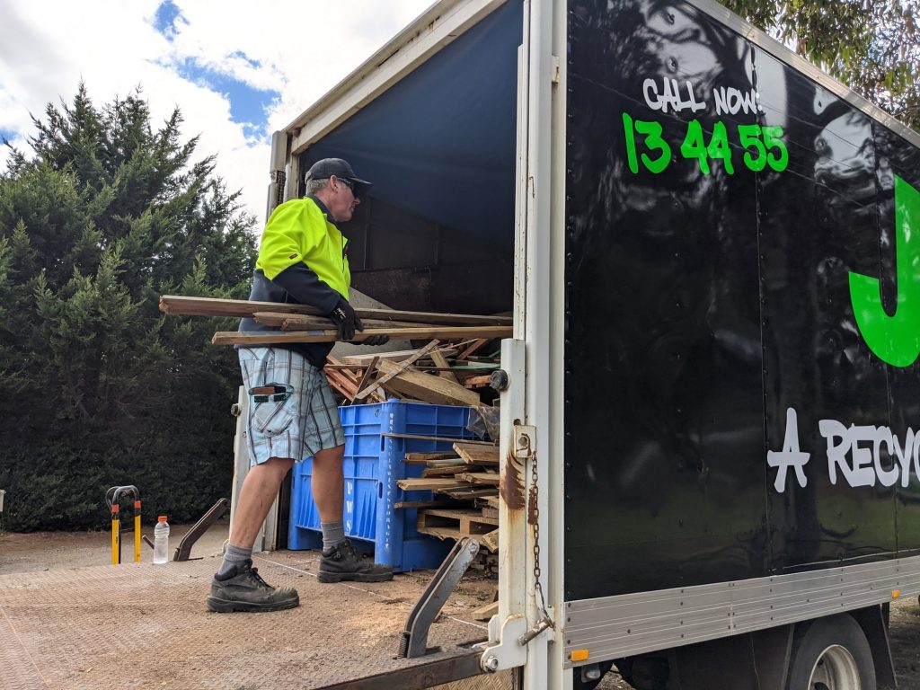 Why Choose Load N Go Industrial & Asbestos Rubbish Removal Wollongong?